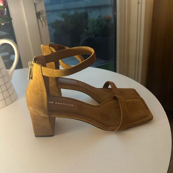 NWB Good American Block Heel Square Toe Sandals in Amber, Size 10 - Picture 7 of 12